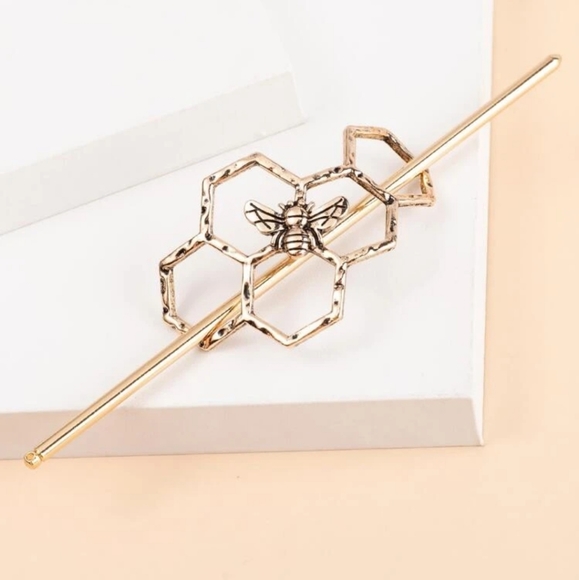 Nikkiwallflower Accessories - *Payton* Bee Hair Clasp